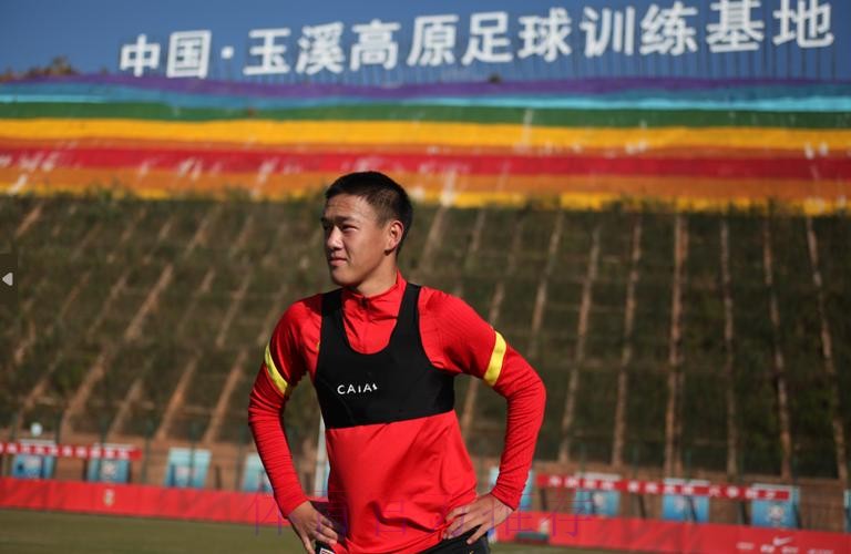 “敢啸”!和康华想当首位纳西族成年国脚 “敢啸”!和康华想当首位纳西族成年国脚